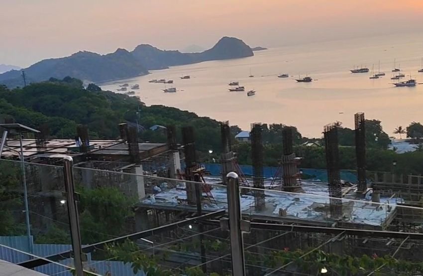 Aktivitas PT. WKC Sampai Larut Malam, Wisatawan Geram