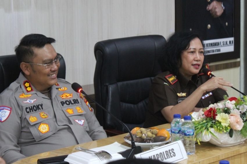 Sinergi antar APH, Kapolres AKBP Choky Sambut Kunker Kajari Labuhanbatu Asnath Hutagalung di Mapolres