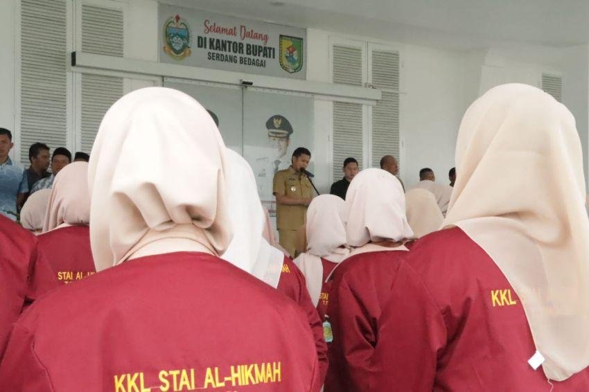 Wabup Dr. Adlin Tambunan Lepas 192 Mahasiswa KKL STAI Al-Hikmah Tebing Tinggi