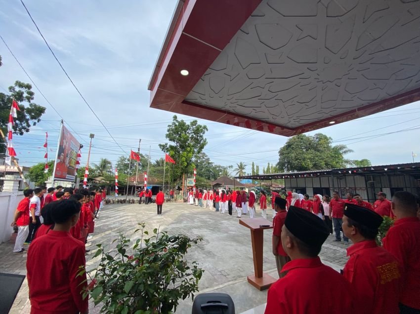 DPC PDI-P Sergai Gelar Upacara HUT ke-80 RI: Meriah dengan Permainan Tradisional dan Bimtek Politik