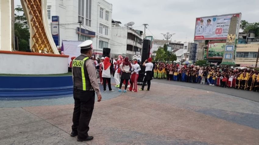 Wujud Pelayanan Publik, Satlantas Polres Labuhanbatu Kawal CFD di Simpang Enam Rantauprapat