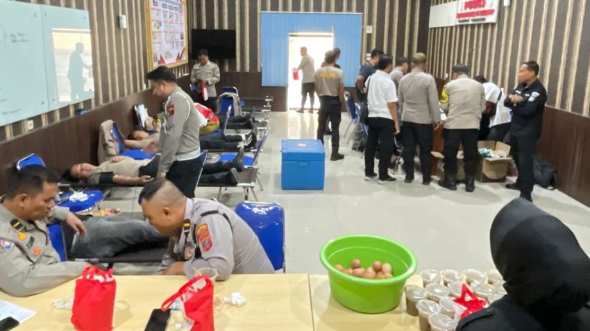 Polres Labuhanbatu Laksanakan Bakti Kesehatan Donor Darah di Peringati HUT ke-74 Humas Polri