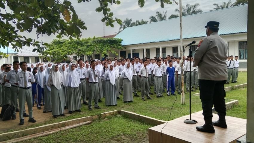 Cooling System di SMA Negeri 1 Pangkatan, Polsek Bilah Hilir Ajak Pelajar Jauhi Narkoba dan Tindakan Melawan Hukum