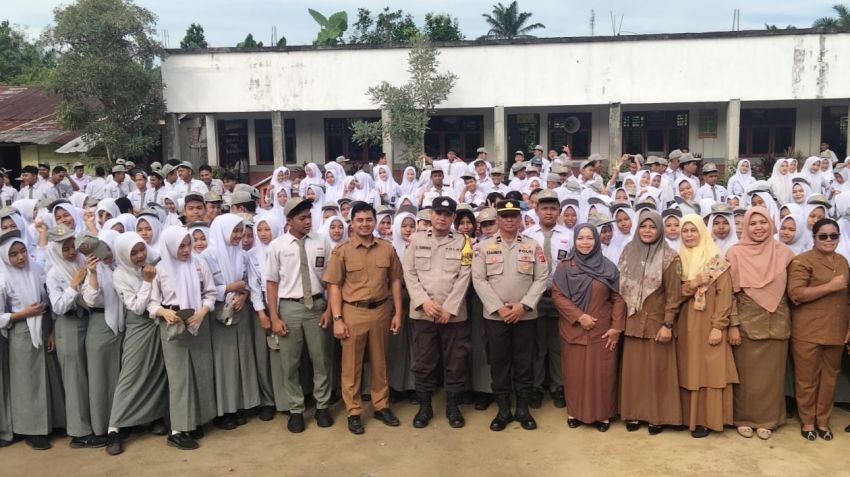 Cegah Kenakalan Remaja, Polsek Bilah Hulu Laksanakan Sosialisasi di Sekolah
