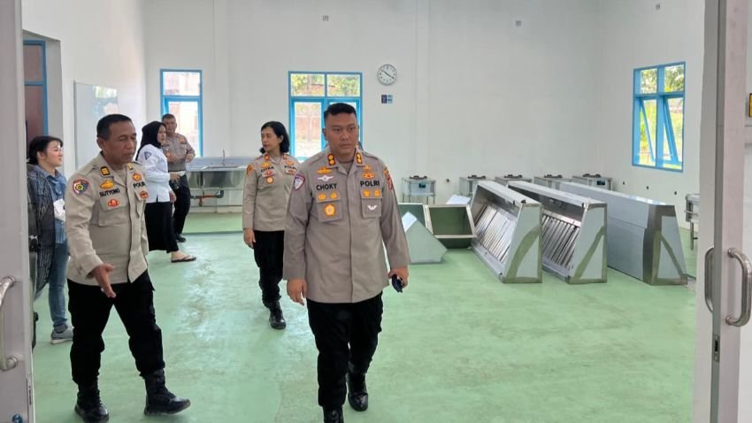 Dukung Program Nasional, Kapolres Tinjau Kesiapan Dapur SPPG Kemala Bhayangkari di Labura
