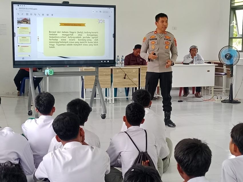 IPTU Yuna Gultom Gelar Penyuluhan Anti-Bullying di SMA Negeri 1 Panai Hilir