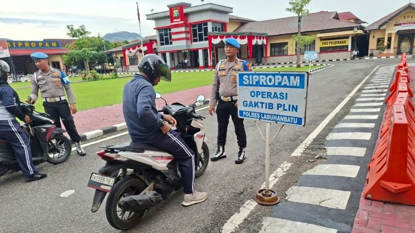 Jelang Operasi Zebra, Sipropam Polres Labuhanbatu Periksa Kelengkapan Berkendara Personel