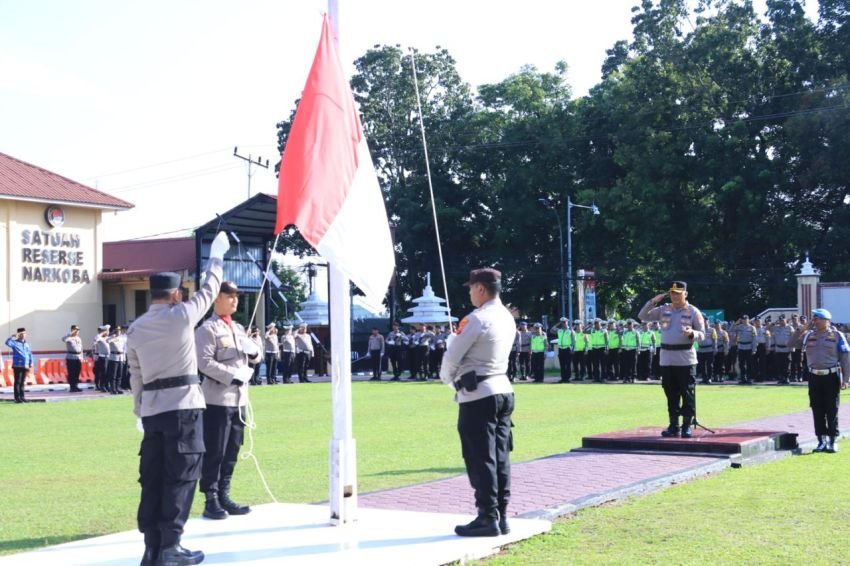 Gelar Upacara Bendera Bulanan Polres Labuhanbatu Momentum Tingkatkan Disiplin dan Pelayanan ke Masyarakat
