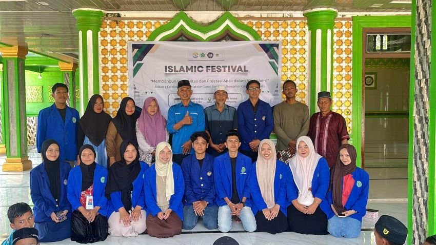 Kontribusi Nyata Pasca Banjir, Kelompok 10 KKN Kemanusiaan UNSAM-UNY Gelar Kegiatan Edukatif dan Keagamaan di Desa Marlempang