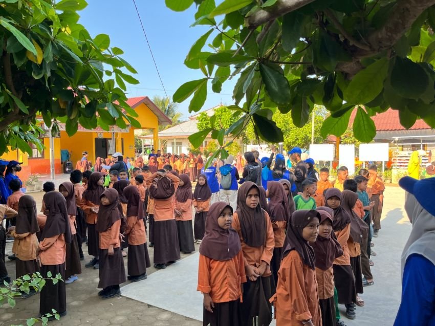 Mahasiswa KKN Kemanusiaan Kolaborasi Gelar Pendampingan Psikososial Anak Terdampak Banjir di Aceh Tamiang