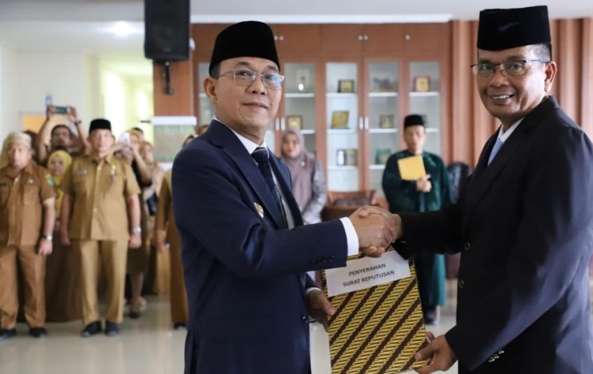 Bupati Tapsel Lantik Dua Pejabat Pimpinan Tinggi Pratama