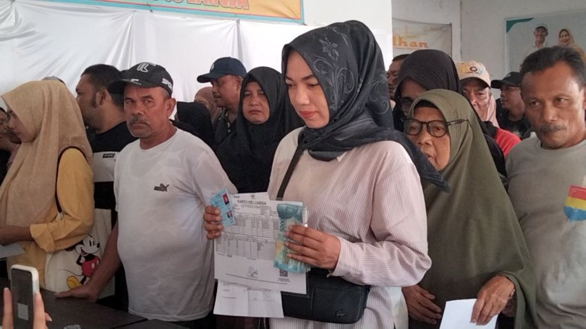Ribuan Korban Banjir di Langsa Cairkan Bantuan Rp8 Juta dari Kemensos