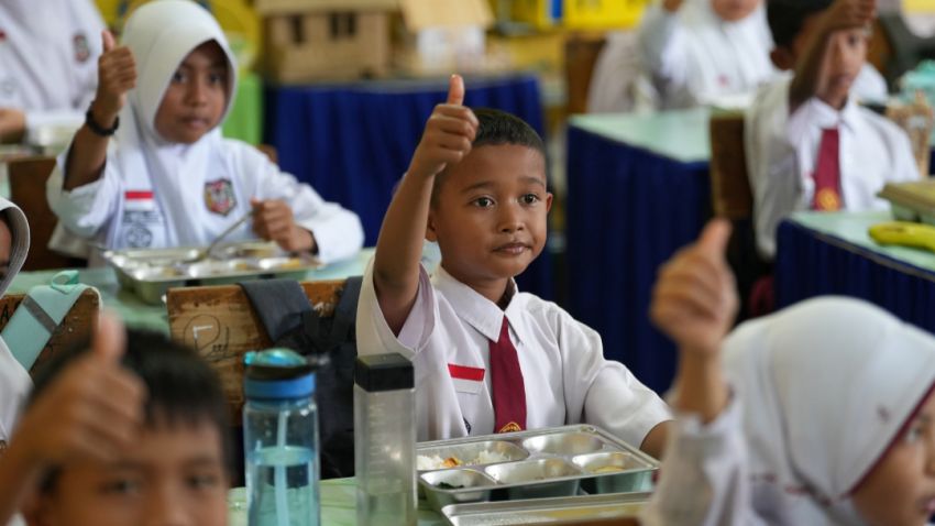 Mendikdasmen Sebut Program MBG Akan Libatkan Kantin Sekolah