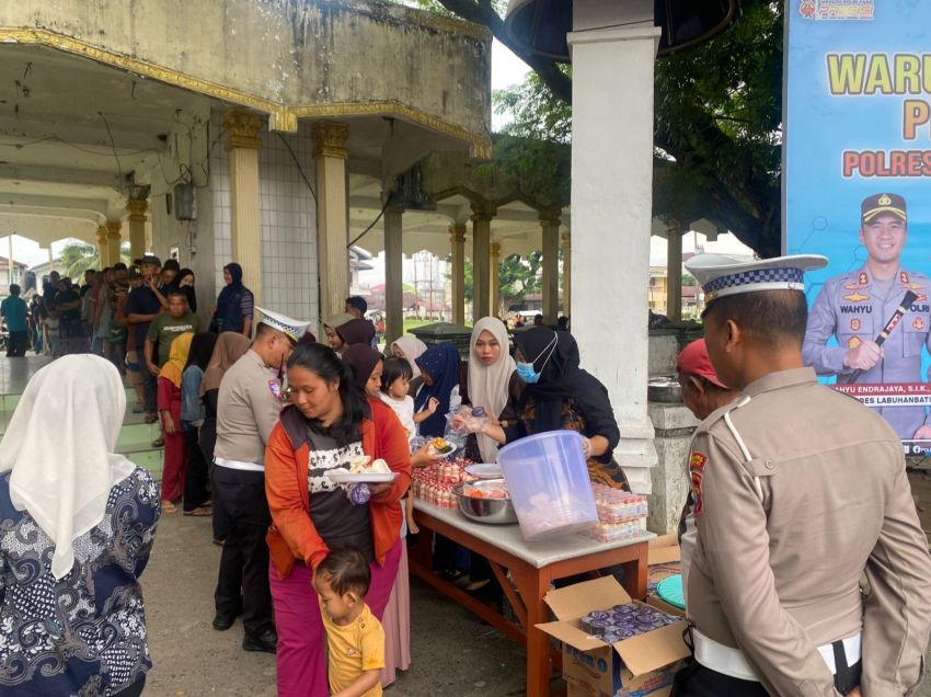Warung Polri Presisi Polres Labuhanbatu, Tebar Kepedulian dan Kebersamaan di Tengah Masyarakat