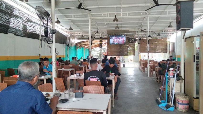 Nobar Piala Dunia 2026 di Warkop Kota Langsa Dipadati Pecinta Sepak Bola