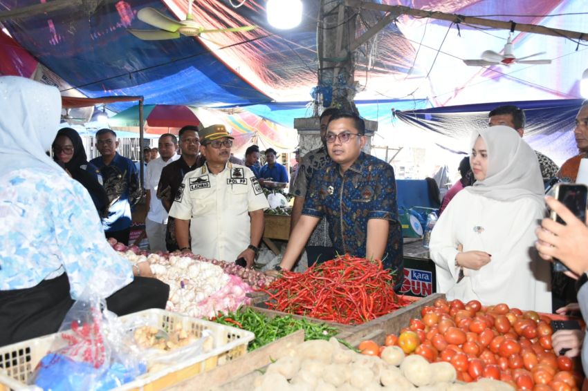 Usai HLM TPID dan TP2DD, Walikota Langsa Turun ke Pasar Pastikan Harga Kebutuhan Pokok Tetap Stabil