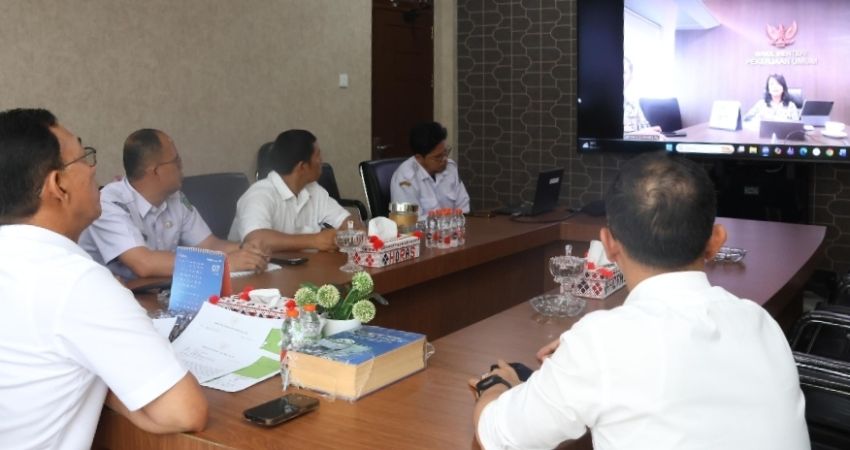 Bupati Tapsel Ikuti Rakor Bersama Wamen PPPA dan Wamen PU Secara Virtual