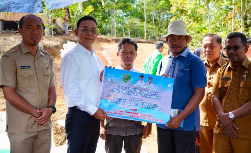 Pokdakan Dolok Marombun Tapsel Terima Bantuan Benih dan Pakan Ikan