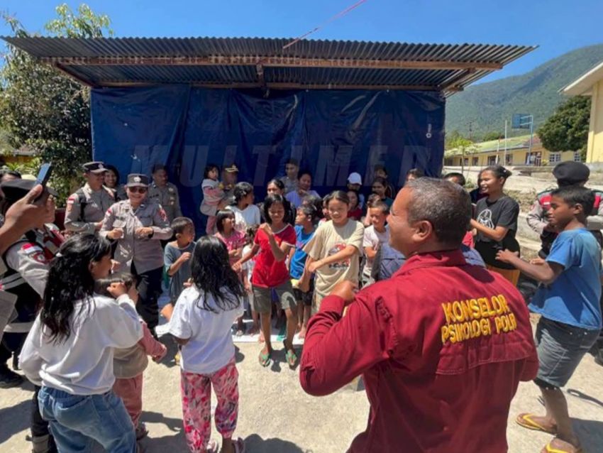 40 Anak di SLB Karya Murni Ruteng Dapat Trauma Healing dari Polres Manggarai