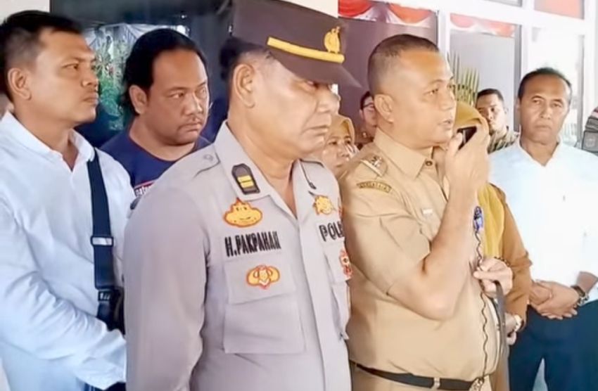 Massa Tergabung di AMB Gelar Aksi Unjuk Rasa Damai di Kantor Wali Kota dan DPRD Padangsidimpuan