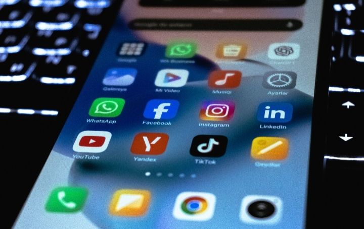 Kompolnas Soroti Penangkapan Pengguna Threads, Ingatkan Putusan MK soal Ruang Siber