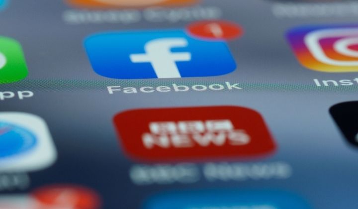 Hoaks di Era Digital: Ciri-Ciri, Dampak, dan Cara Menghindarinya